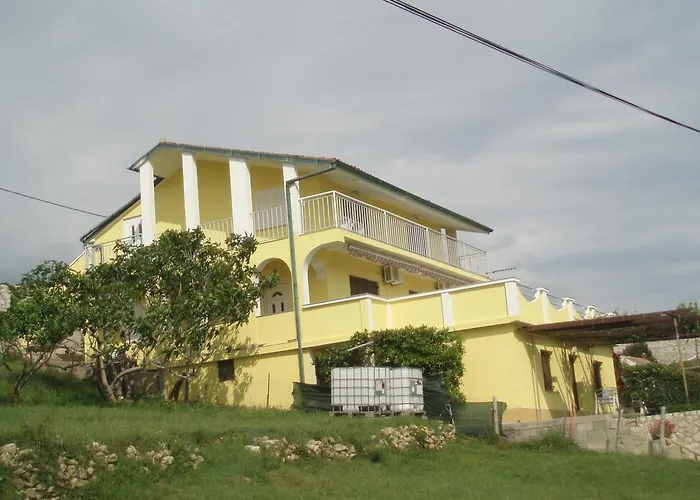 Διαμέρισμα Roza *