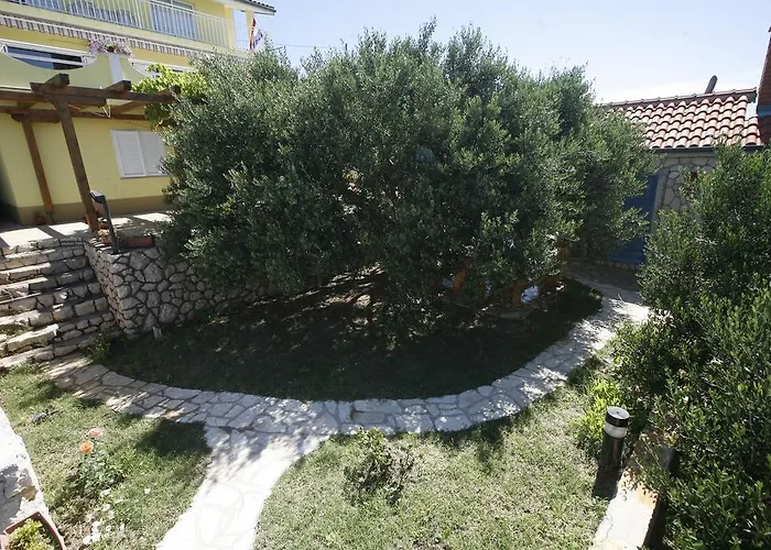 Διαμέρισμα Roza *