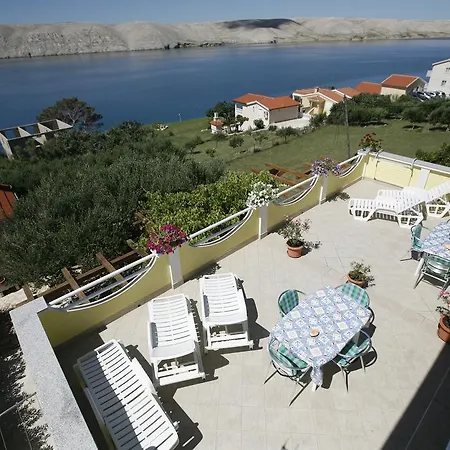 Apartment Roza *