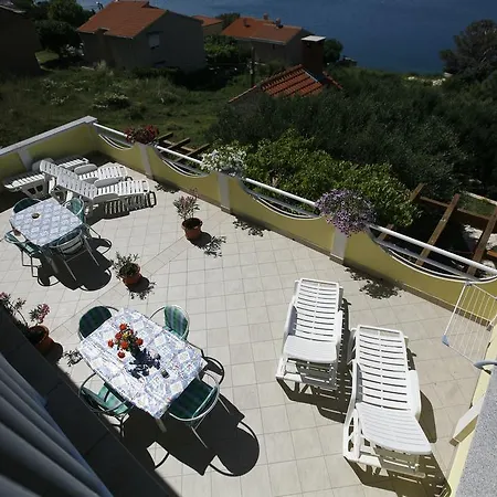 Apartment Roza *
